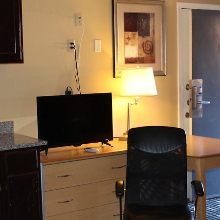The Executive Inn & Suites Амарило Екстериор снимка