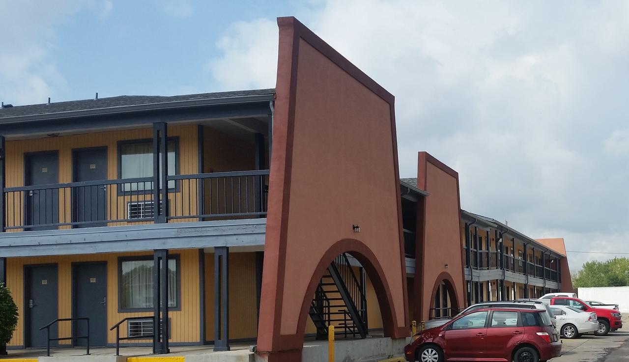 The Executive Inn & Suites Амарило Екстериор снимка