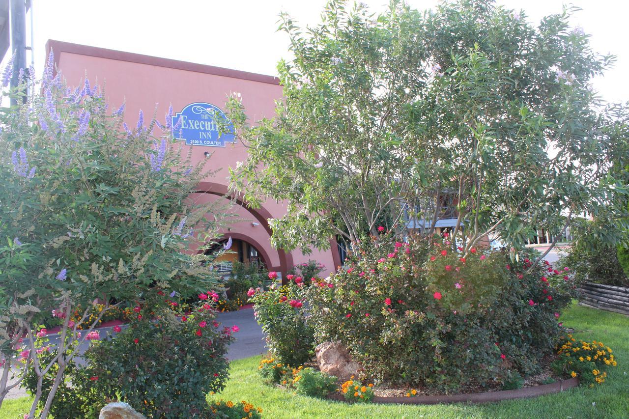 The Executive Inn & Suites Амарило Екстериор снимка