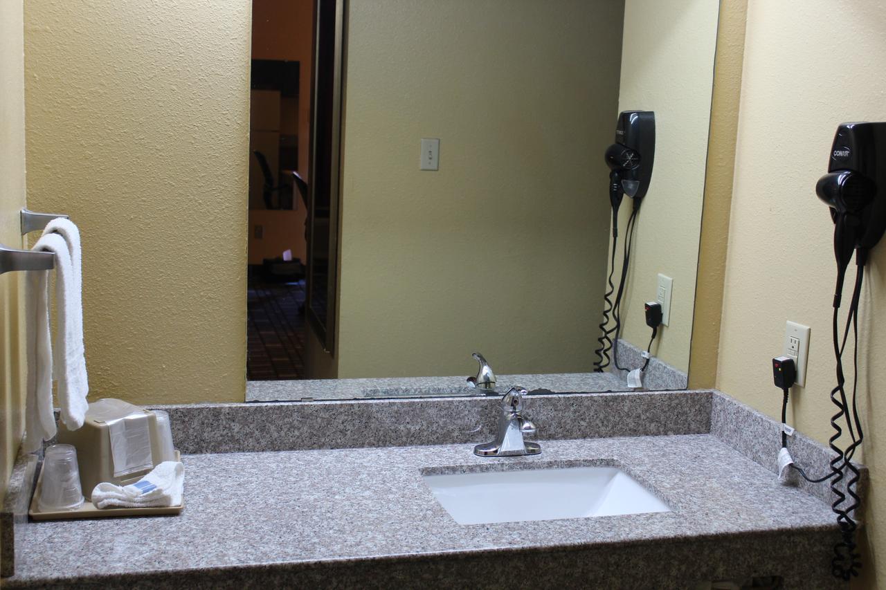 The Executive Inn & Suites Амарило Екстериор снимка