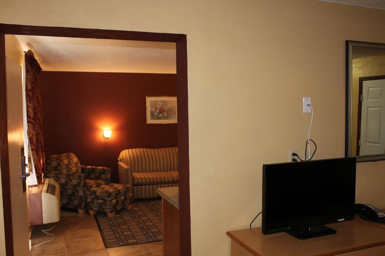 The Executive Inn & Suites Амарило Екстериор снимка