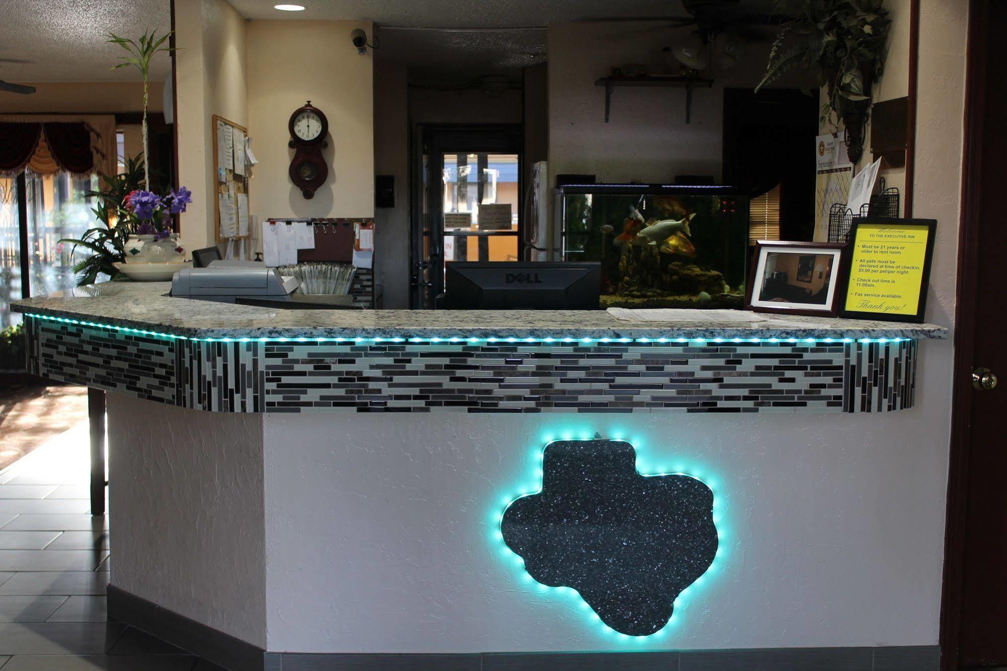 The Executive Inn & Suites Амарило Екстериор снимка