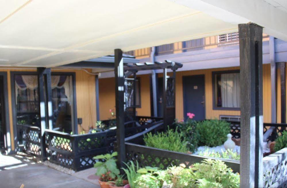 The Executive Inn & Suites Амарило Екстериор снимка